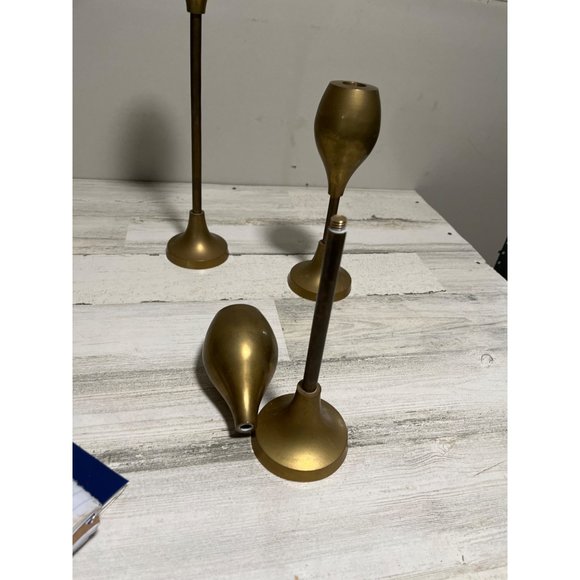 Set of three solid brass candlesticks - Picture 5 of 7